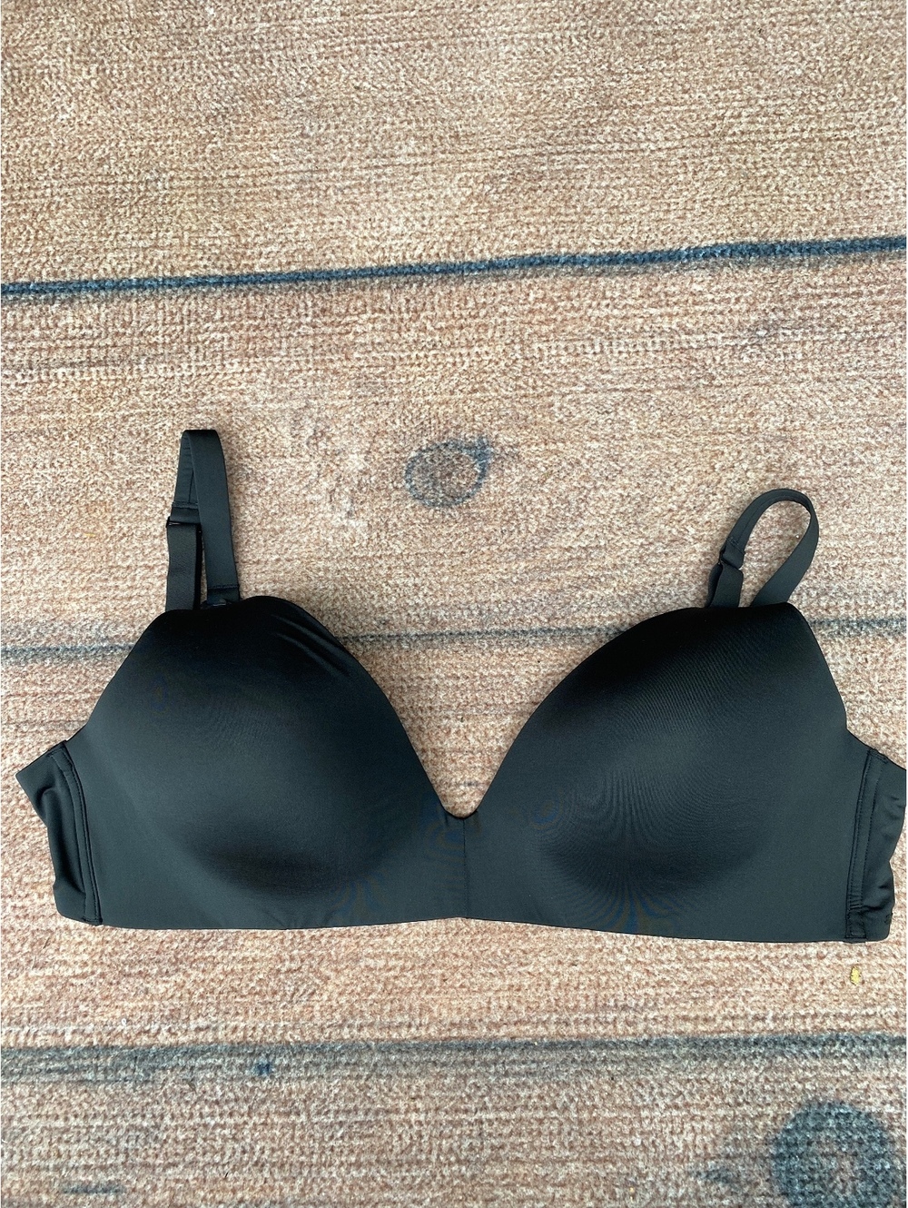 Skims Wireless form maternity nursing bra onyx 40DD postpartum padded new